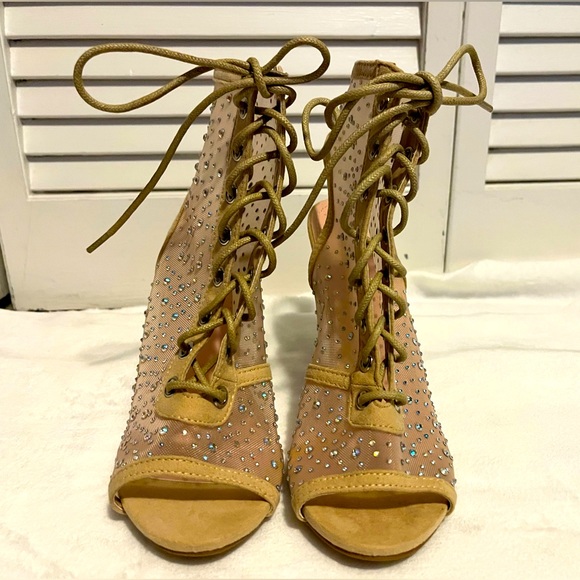 Cool Shoedazzle size 7 beige mesh rhinestone open toe booties NWOB - Picture 2 of 6